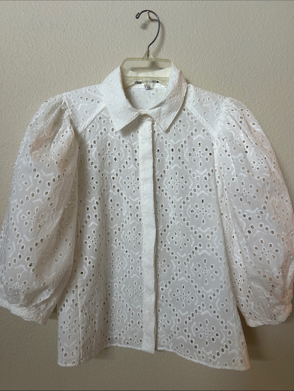 Zara White Eyelet Puff-Sleeve Button-Up Blouse